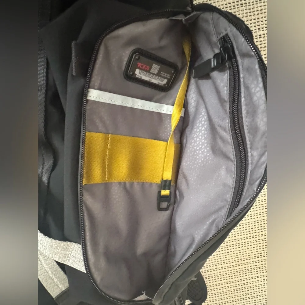 Tumi Tahoe View Splitpack Backpack Duffle Bag Artichoke Green Details